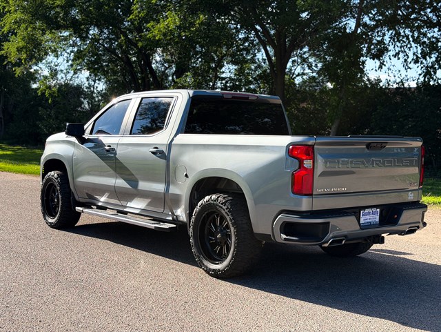 Chevrolet Silverado photo 15