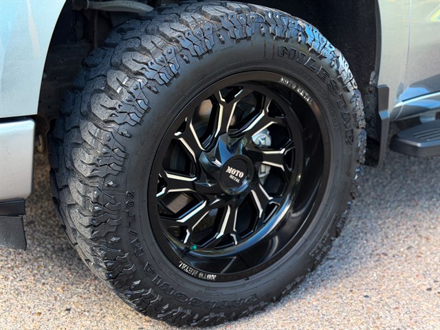 Chevrolet Silverado photo 16