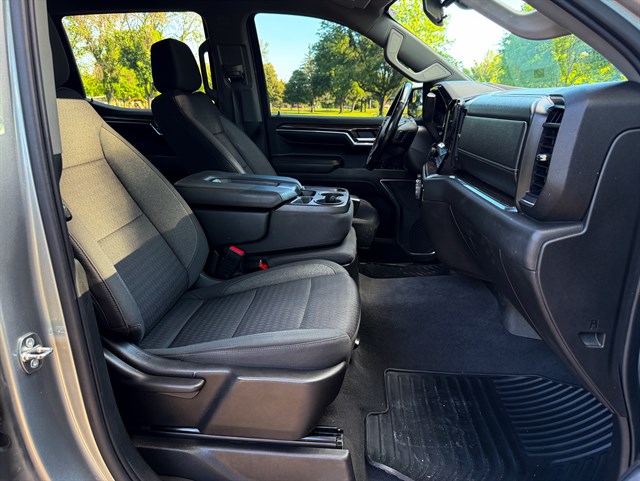 Chevrolet Silverado photo 21