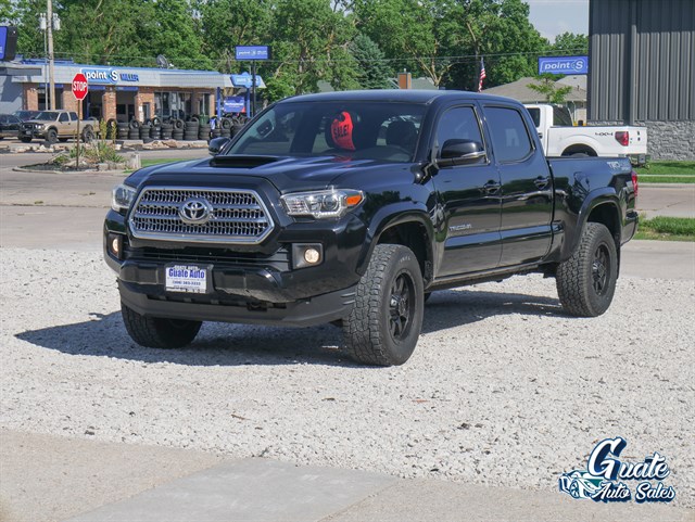 Toyota Tacoma photo 3