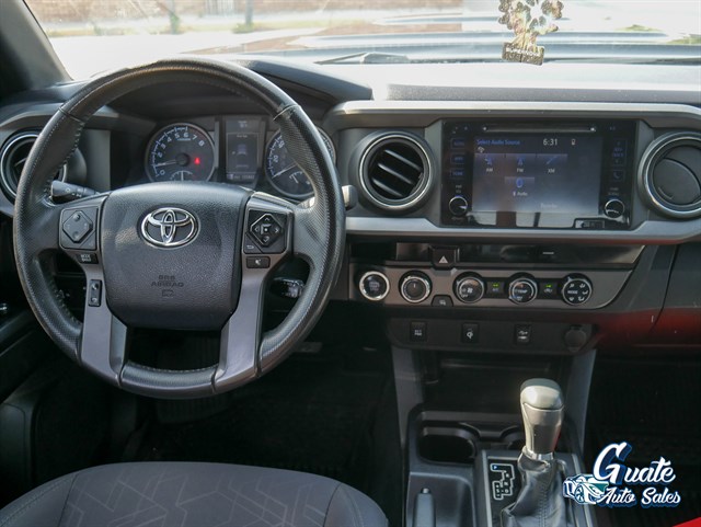 Toyota Tacoma photo 9