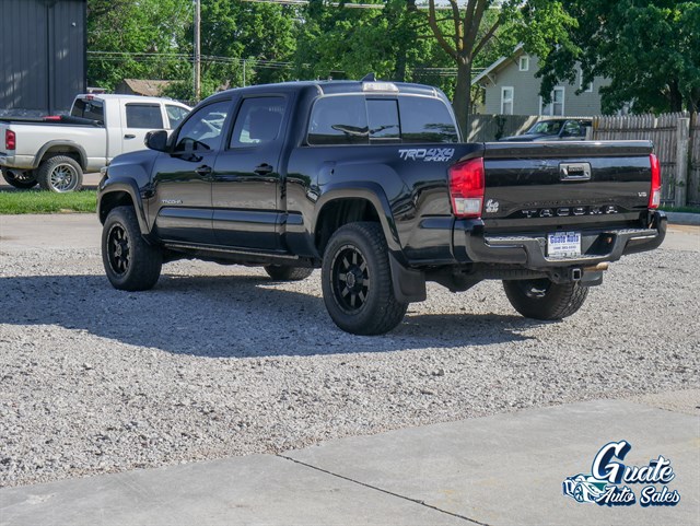 Toyota Tacoma photo 11