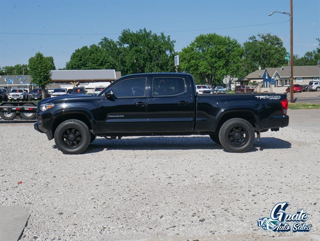 Toyota Tacoma photo 4