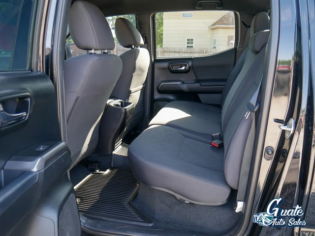 Toyota Tacoma photo 10