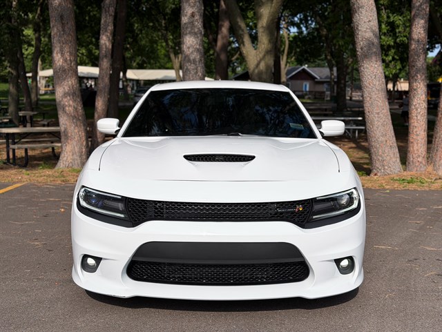 Dodge Charger photo 2