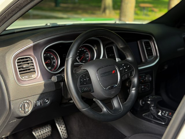 Dodge Charger photo 6