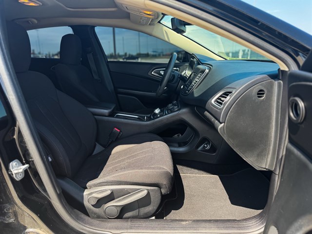 Chrysler 200 photo 20