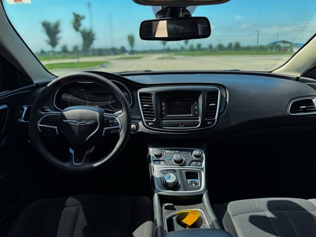 Chrysler 200 photo 5