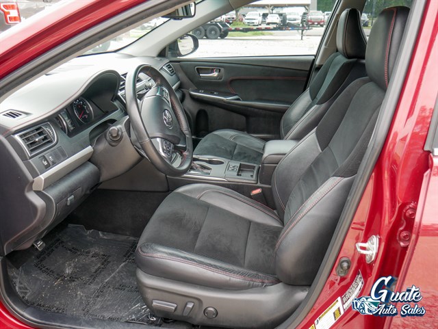Toyota Camry photo 5