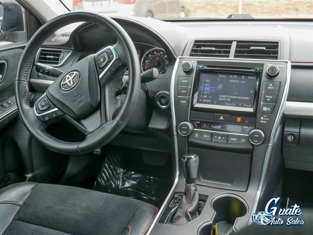 Toyota Camry photo 9