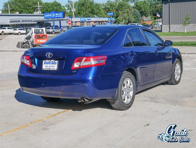 Toyota Camry photo 13