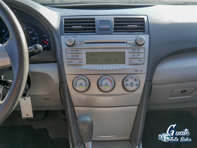 Toyota Camry photo 8
