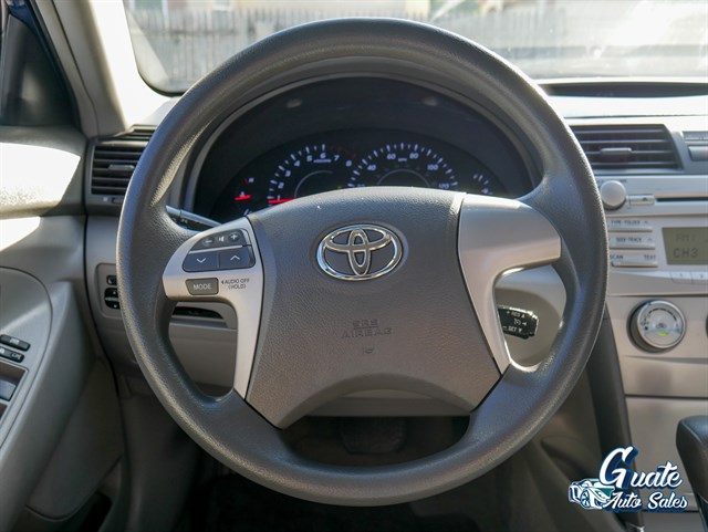 Toyota Camry photo 7