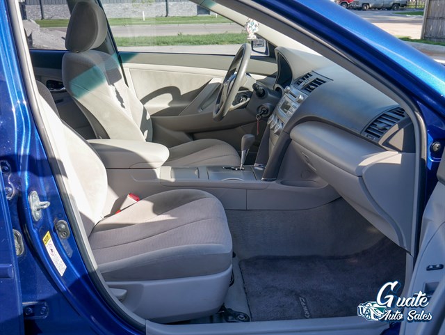 Toyota Camry photo 16