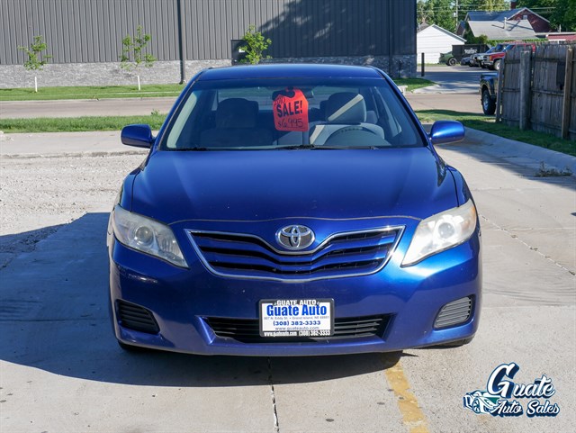 Toyota Camry photo 2