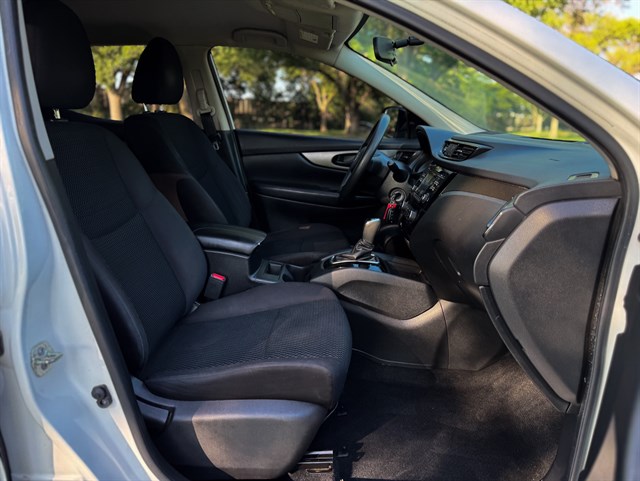Nissan Rogue Sport photo 17