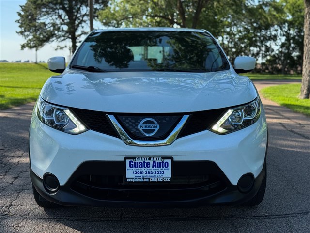 Nissan Rogue Sport photo 2