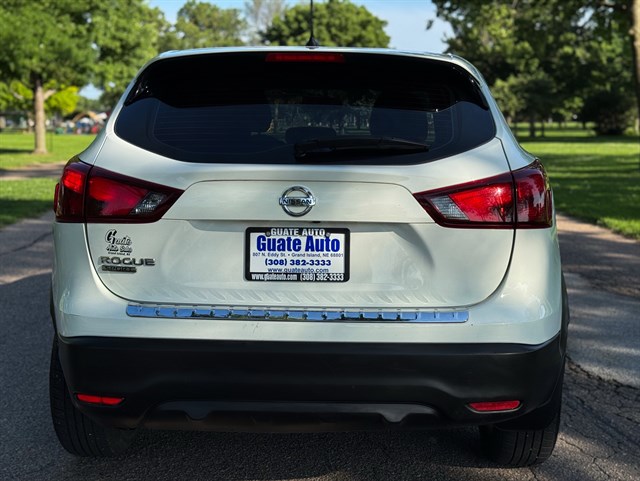 Nissan Rogue Sport photo 14