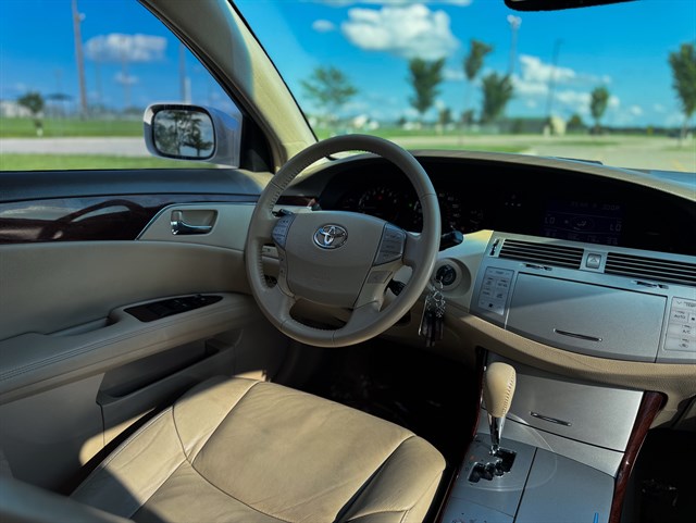 Toyota Avalon photo 6