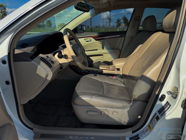 Toyota Avalon photo 12