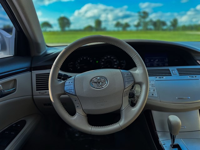 Toyota Avalon photo 7