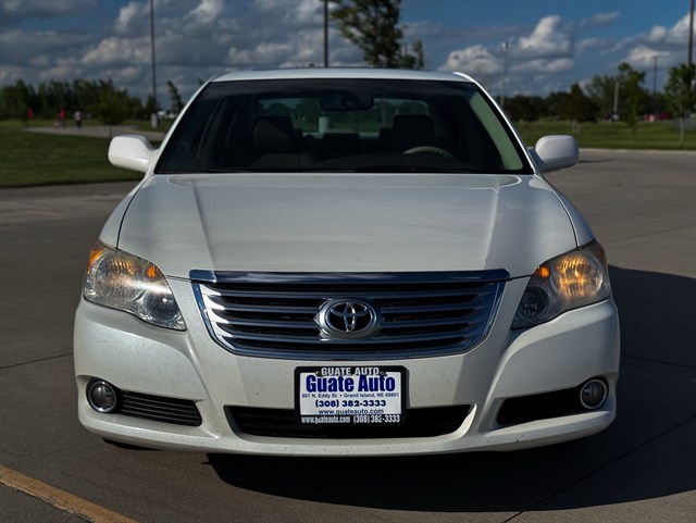 Toyota Avalon photo 2