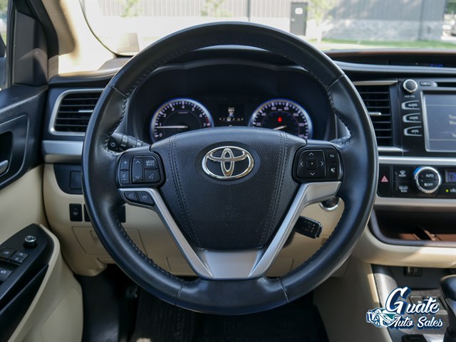 Toyota Highlander photo 8