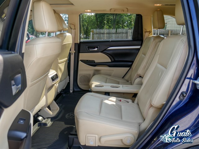 Toyota Highlander photo 11