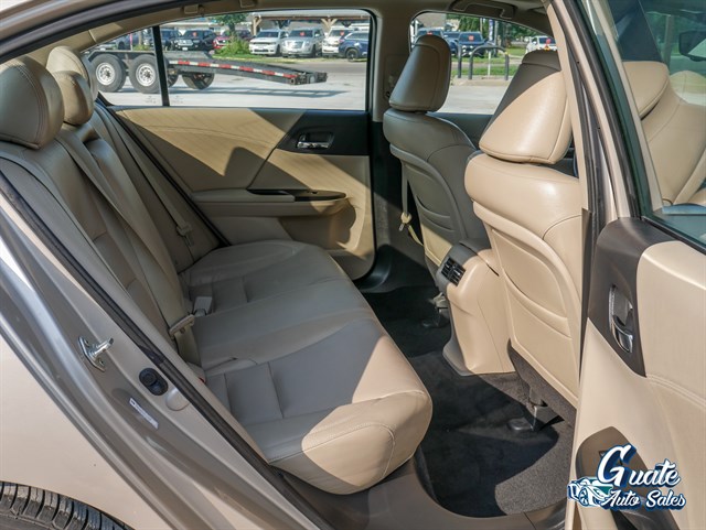 Honda Accord photo 13