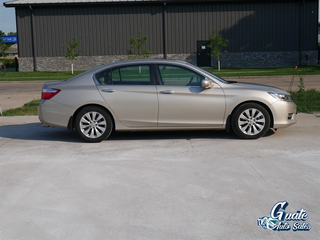 Honda Accord photo 12