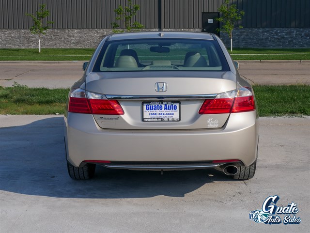 Honda Accord photo 10