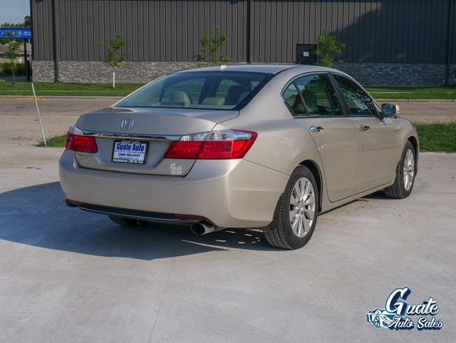 Honda Accord photo 11