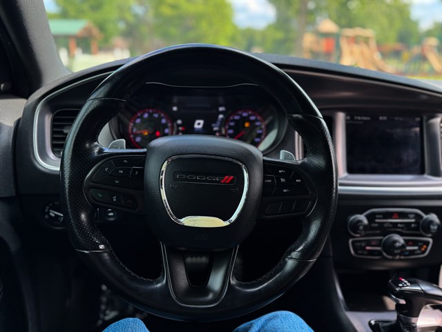 Dodge Charger photo 7