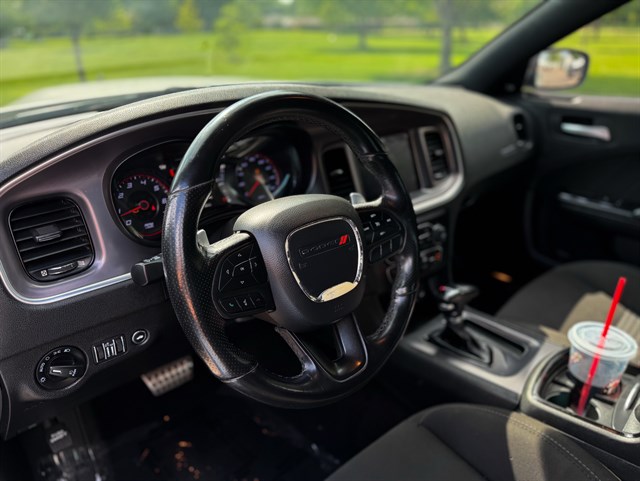 Dodge Charger photo 4