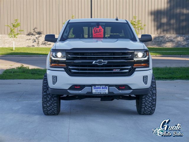 Chevrolet Silverado photo 2