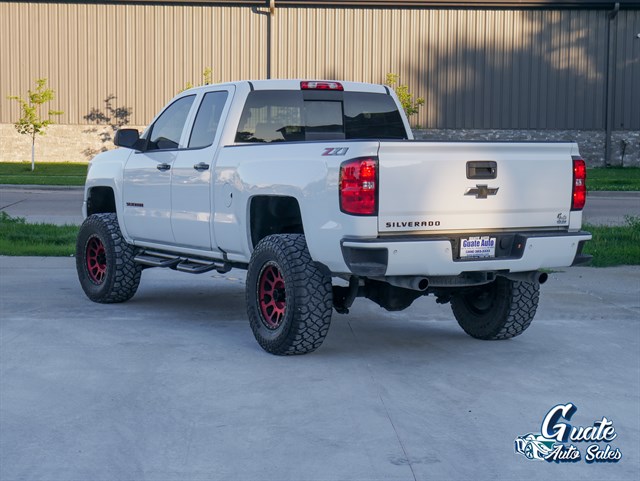 Chevrolet Silverado photo 9