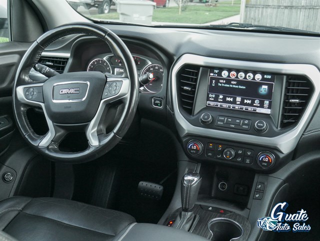 GMC Acadia photo 9