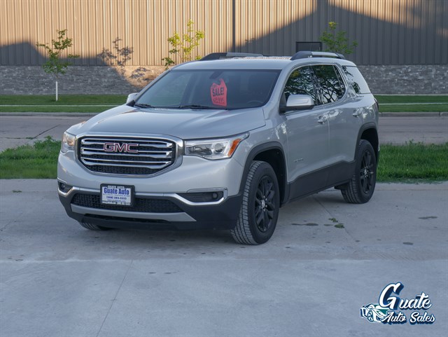 GMC Acadia photo 3