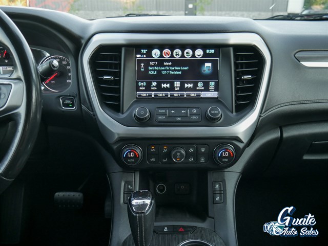 GMC Acadia photo 8