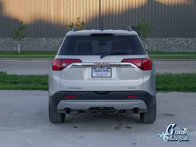 GMC Acadia photo 12