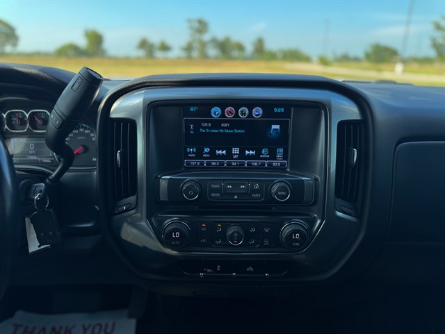 Chevrolet Silverado photo 8