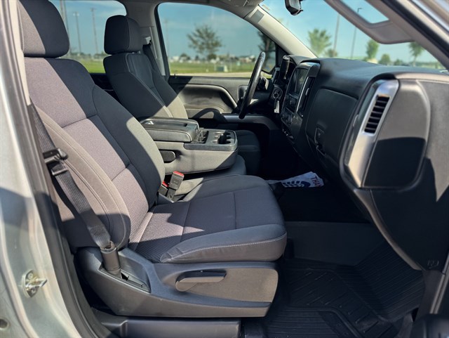 Chevrolet Silverado photo 20