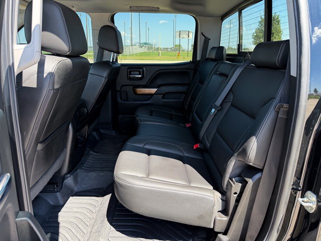 Chevrolet Silverado photo 16