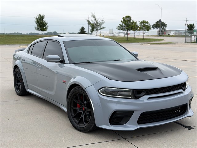 Dodge Charger photo 2