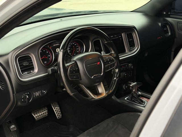 Dodge Charger photo 5