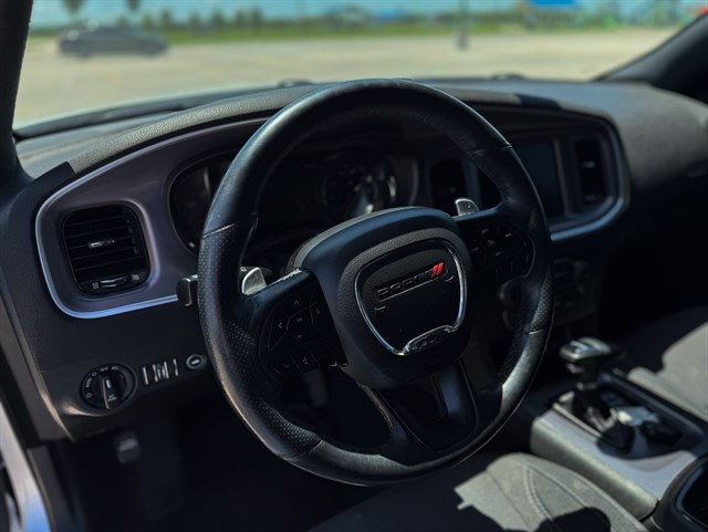 Dodge Charger photo 4