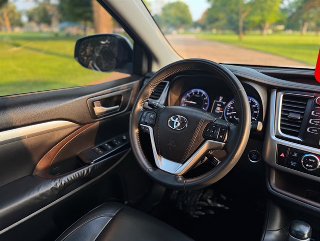Toyota Highlander photo 6