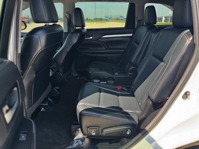 Toyota Highlander photo 13