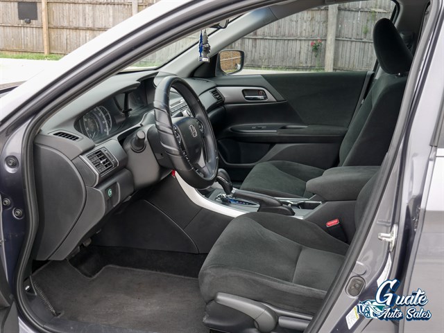 Honda Accord photo 5