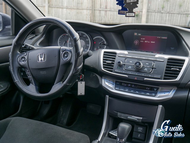 Honda Accord photo 9